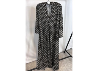 vestido_largo_fluido_estampado_cuello_pico